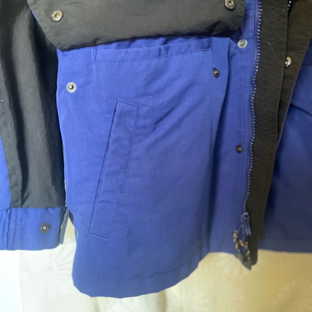 Carhartt Men's Black and Blue Performance parka. - Picture 4 of 4